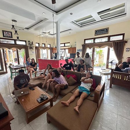 Medewi Secret Surfcamp Hotel Pulukan Bagian luar foto