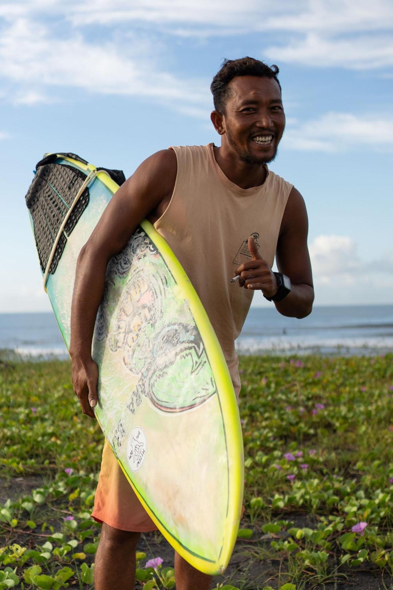Medewi Secret Surfcamp Hotel Pulukan Bagian luar foto