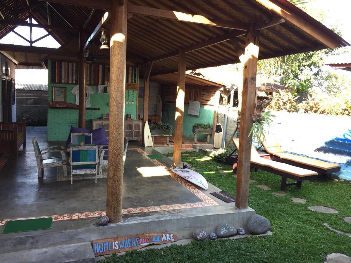 Medewi Secret Surfcamp Hotel Pulukan Bagian luar foto